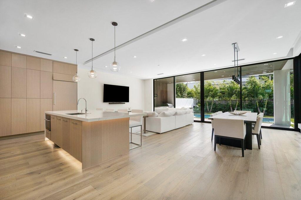 Photo of 320 NE Wavecrest Way, Boca Raton, FL 33432 (MLS # R11042794)