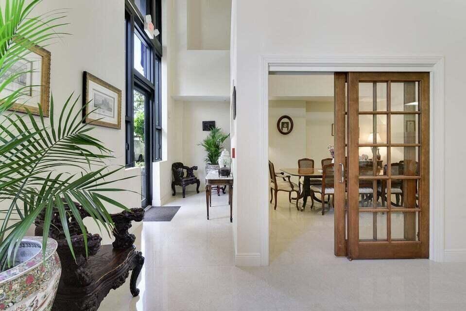 701 S Olive Avenue 117