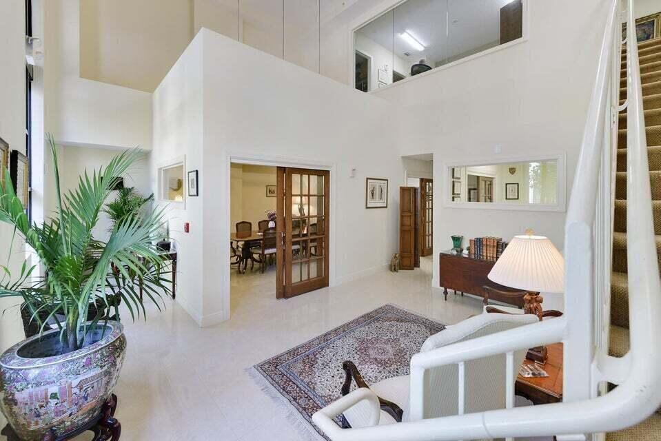 701 S Olive Avenue 117