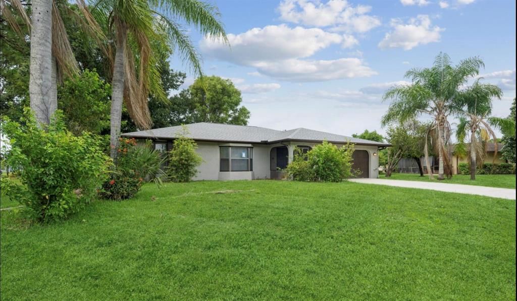 Photo of 510 SE Faith Terrace Ter, Port Saint Lucie, FL 34953 (MLS # R10829284)