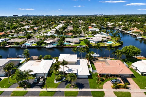 Tiny photo for 240 SE 3rd Court, Pompano Beach, FL 33060 (MLS # B26048304)
