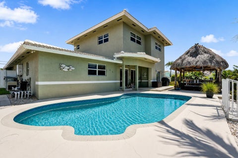 Tiny photo for 240 SE 3rd Court, Pompano Beach, FL 33060 (MLS # B26048304)