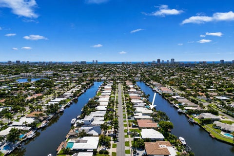 Tiny photo for 240 SE 3rd Court, Pompano Beach, FL 33060 (MLS # B26048304)
