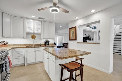 Tiny photo for 240 SE 3rd Court, Pompano Beach, FL 33060 (MLS # B26048304)