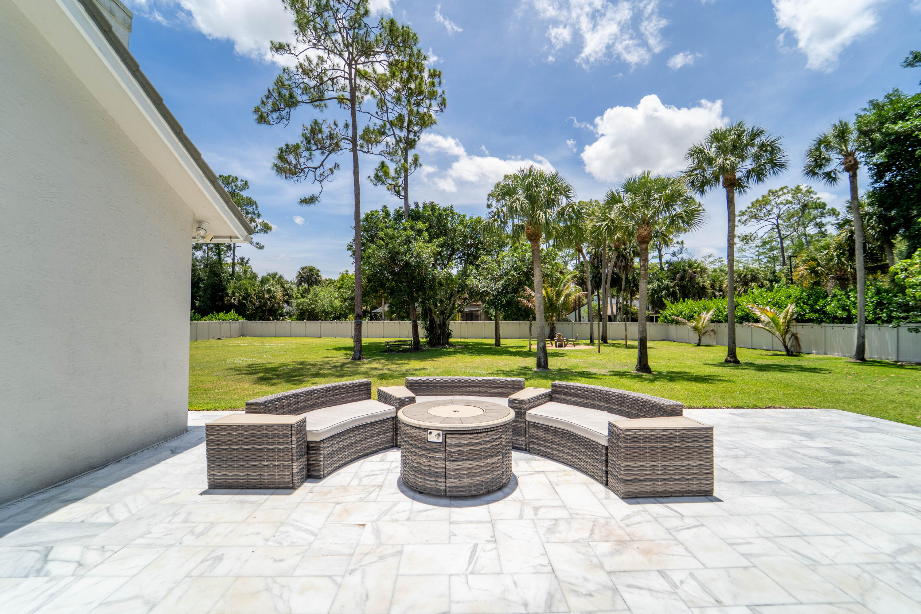 PINEWOOD OF WELLINGTON - Residential