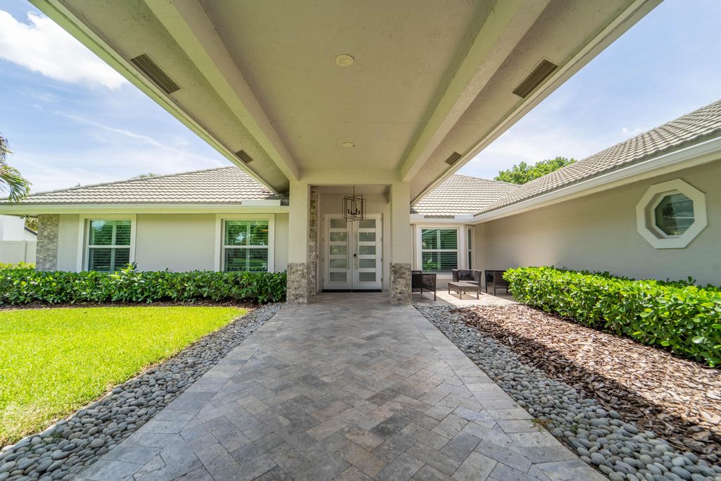 Photo of 13796 Doubletree Trail, Wellington, FL 33414 (MLS # B26025692)