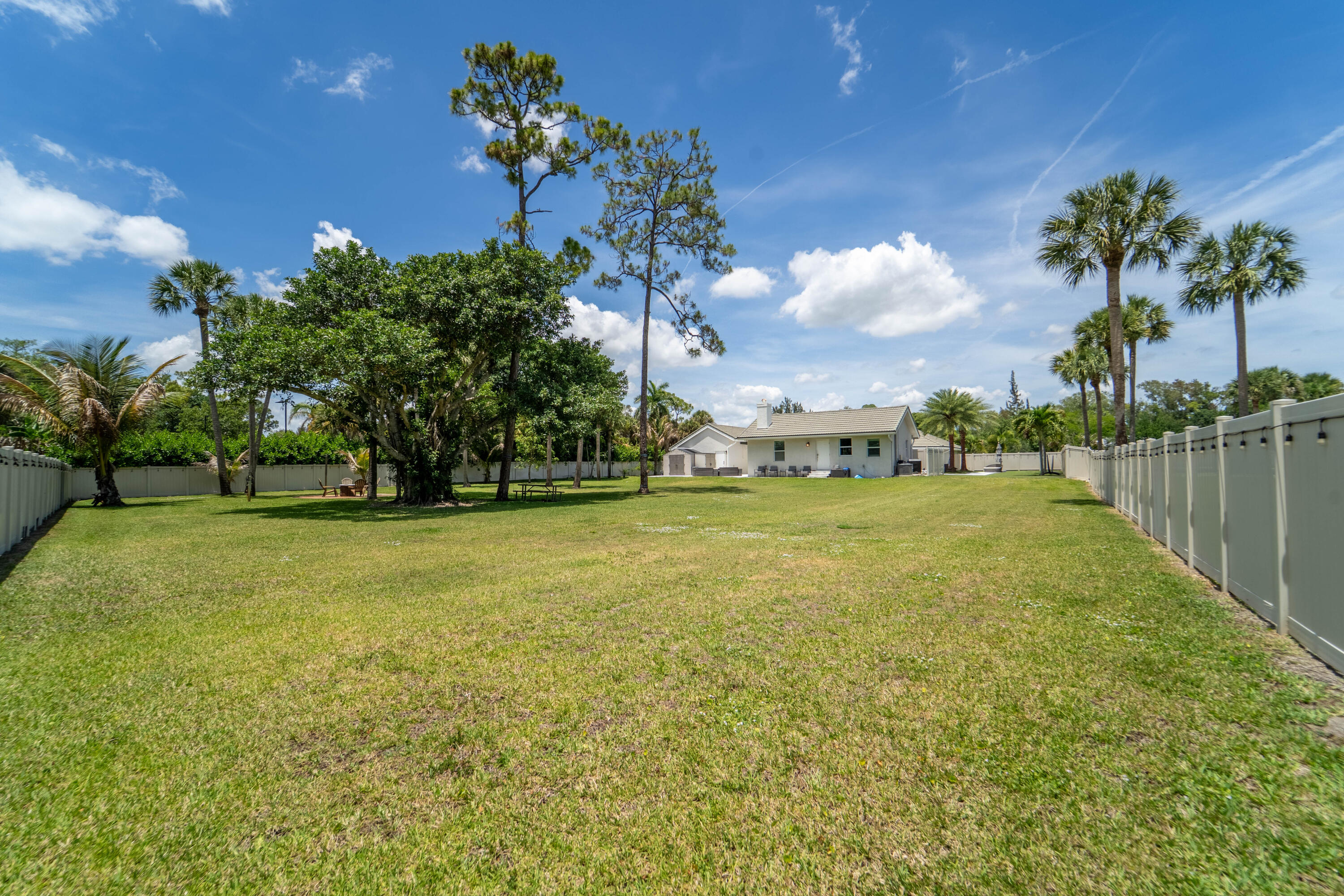 PINEWOOD OF WELLINGTON - Residential