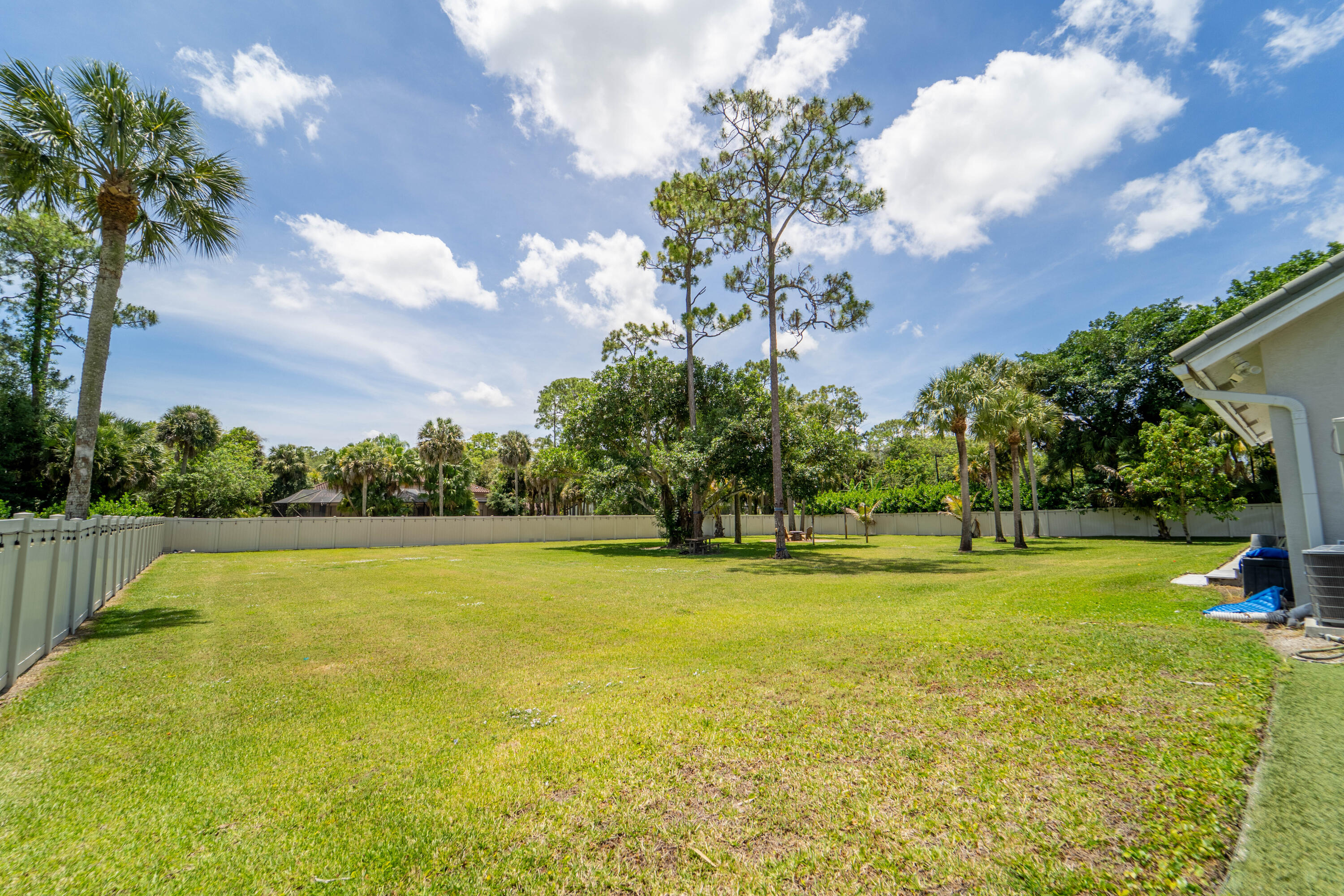 PINEWOOD OF WELLINGTON - Residential