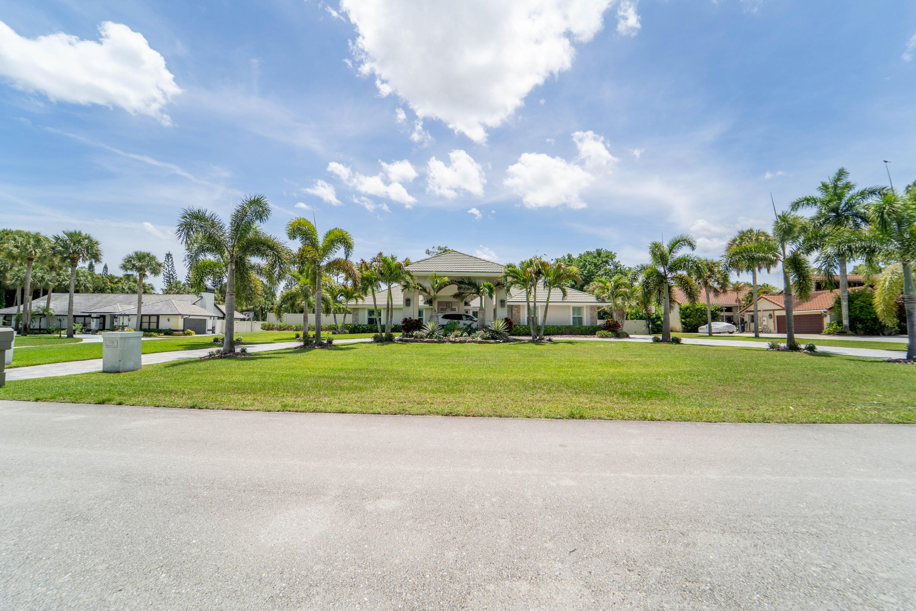 PINEWOOD OF WELLINGTON - Residential