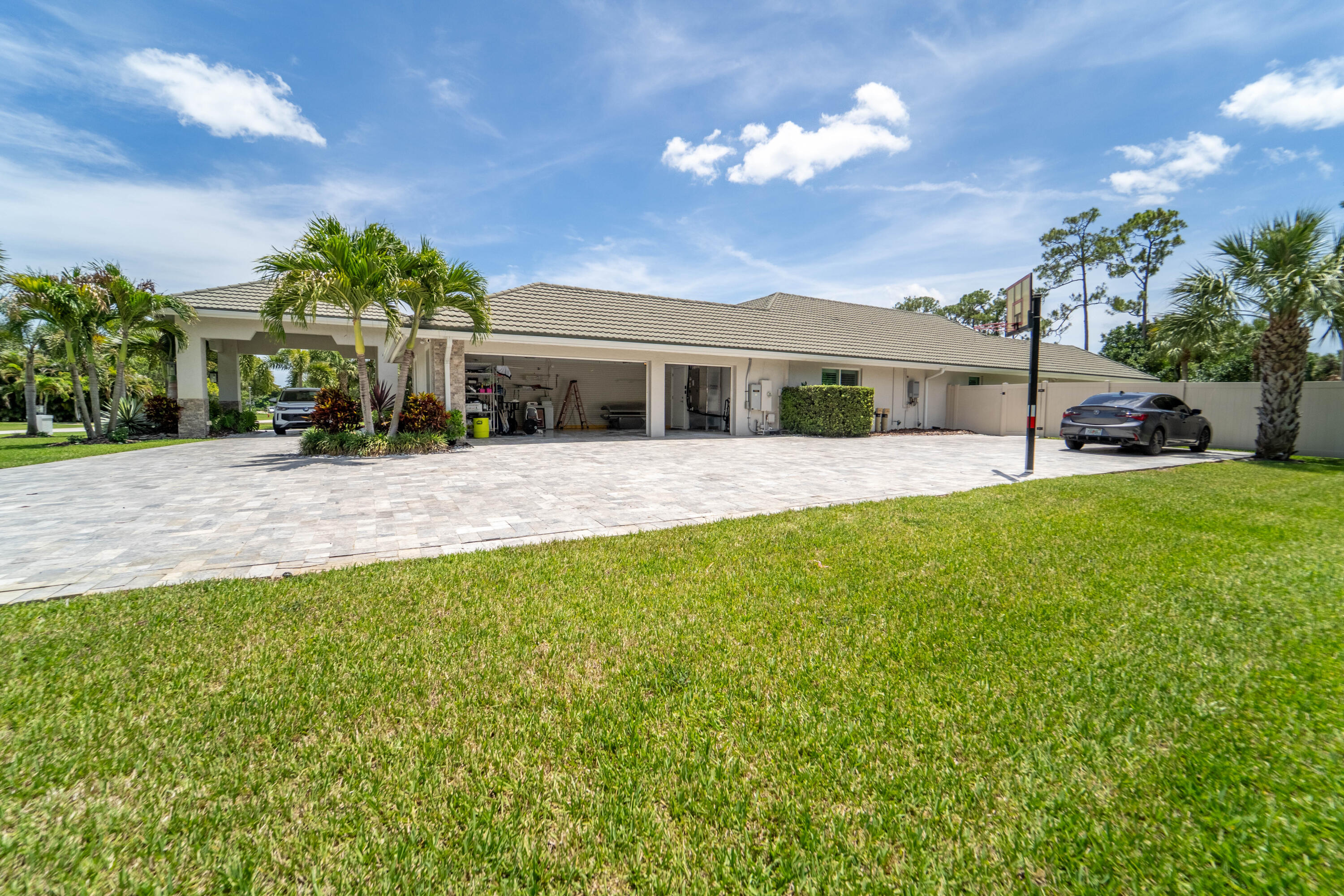 PINEWOOD OF WELLINGTON - Residential