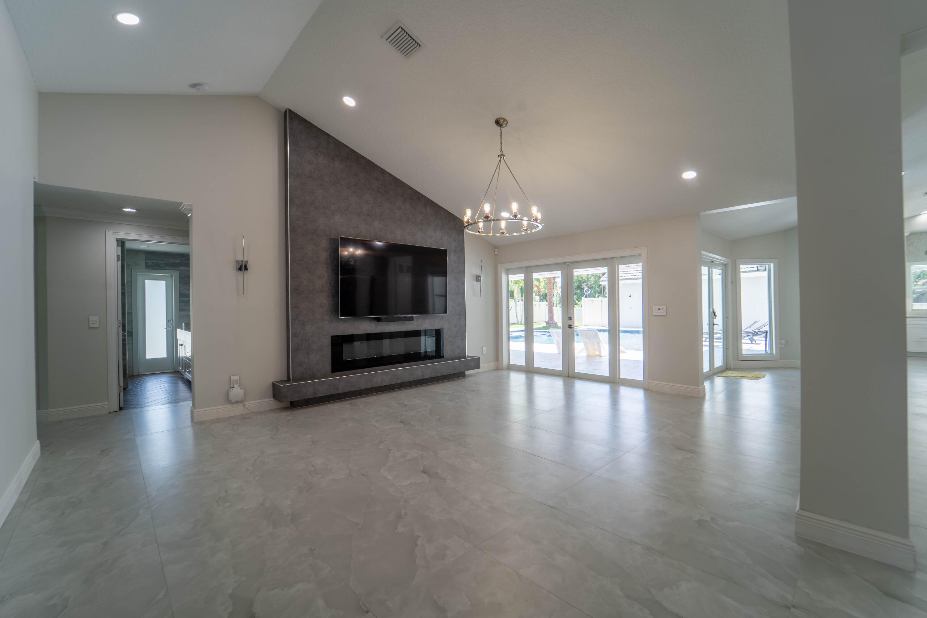 PINEWOOD OF WELLINGTON - Residential