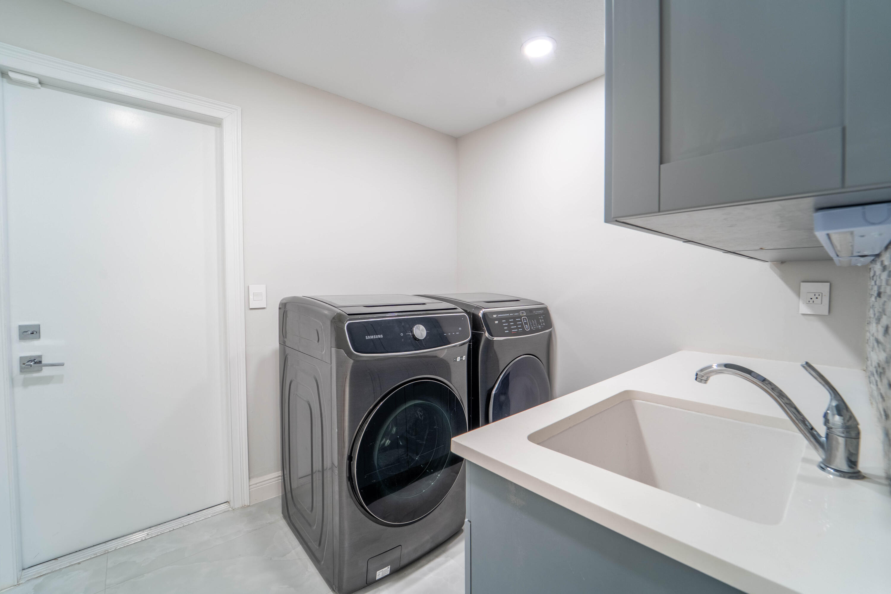 PINEWOOD OF WELLINGTON - Residential