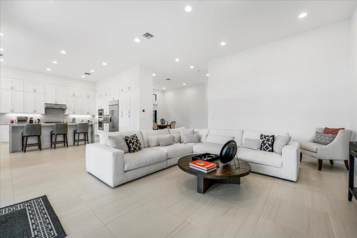 HYDER AGR PUD SOUTH PLAT ONE - Residential Lease