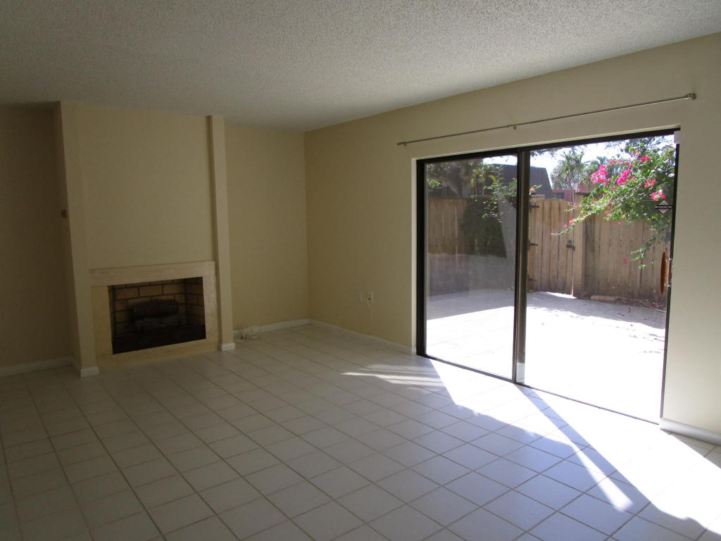 SANDALWOOD ESTATES - Residential Lease