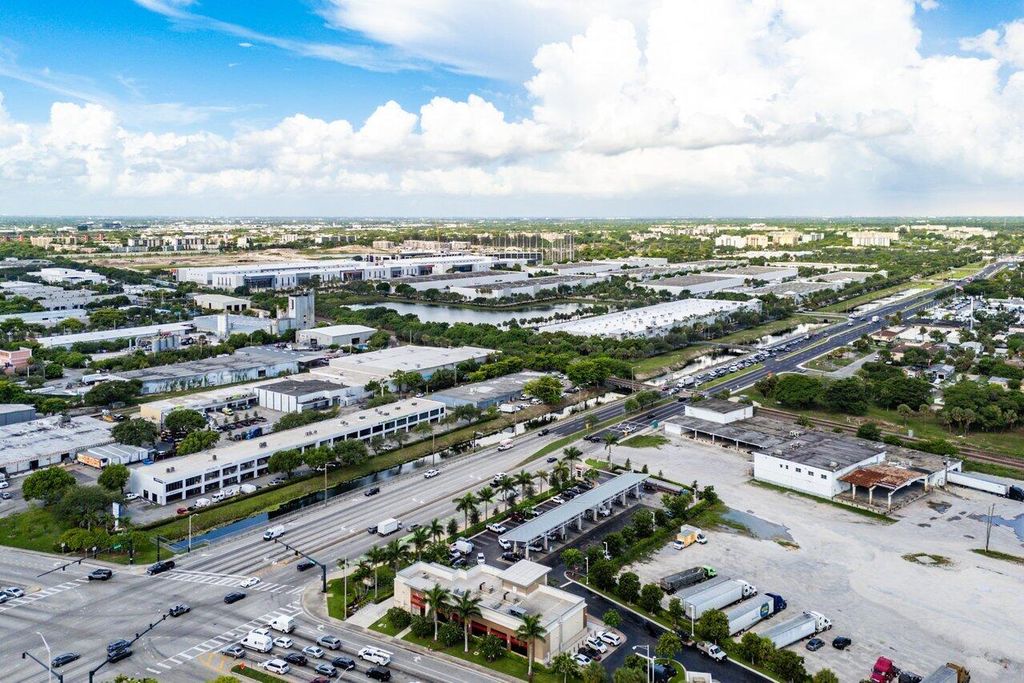 Photo of 1425 SW 1st Court #19, Pompano Beach, FL (MLS # R11104822)