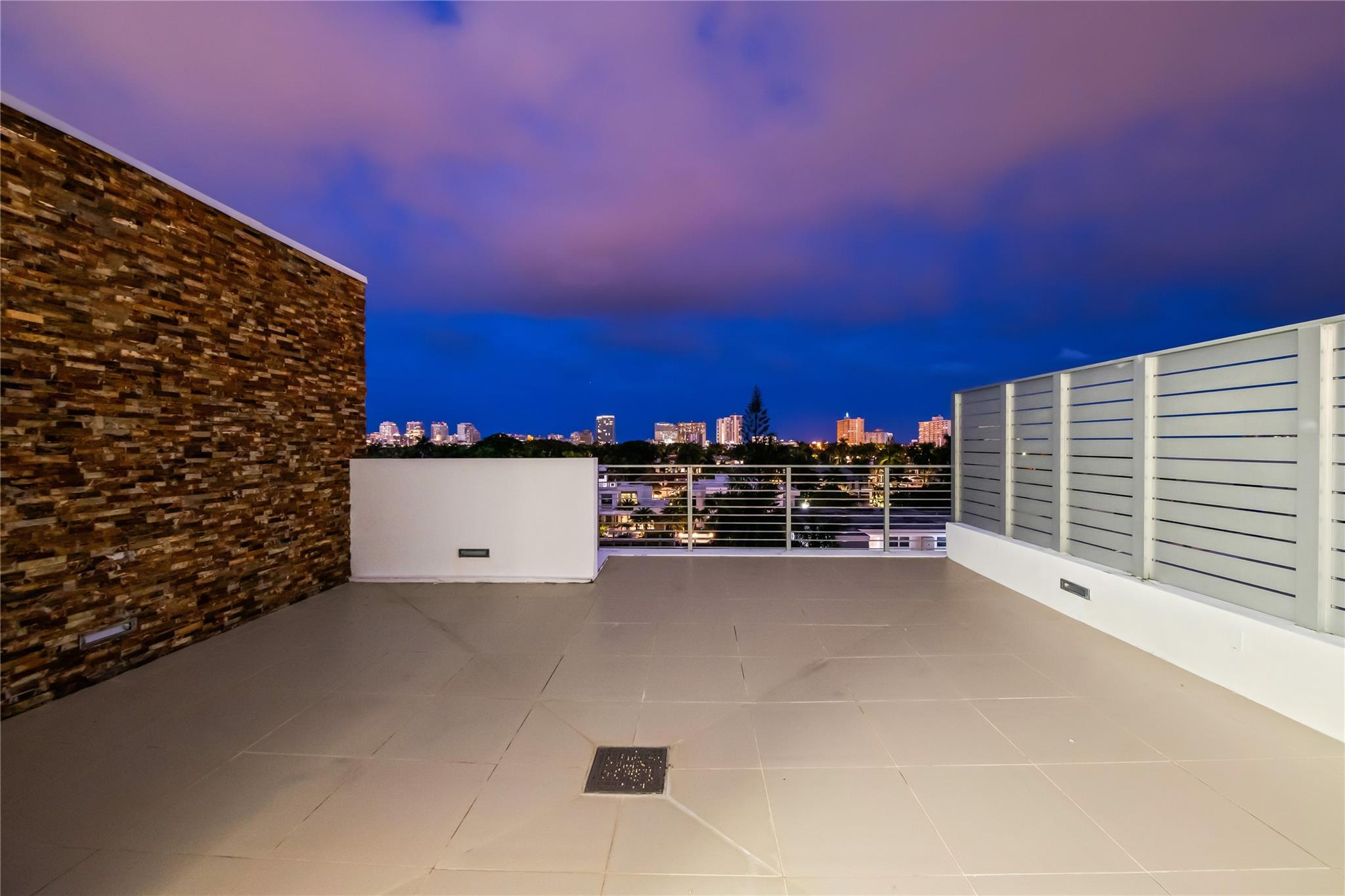 Aquamar - Residential