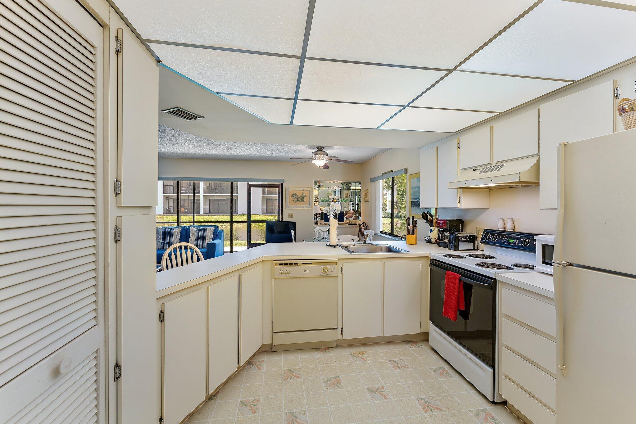 SEA RISE CONDO - Residential Lease