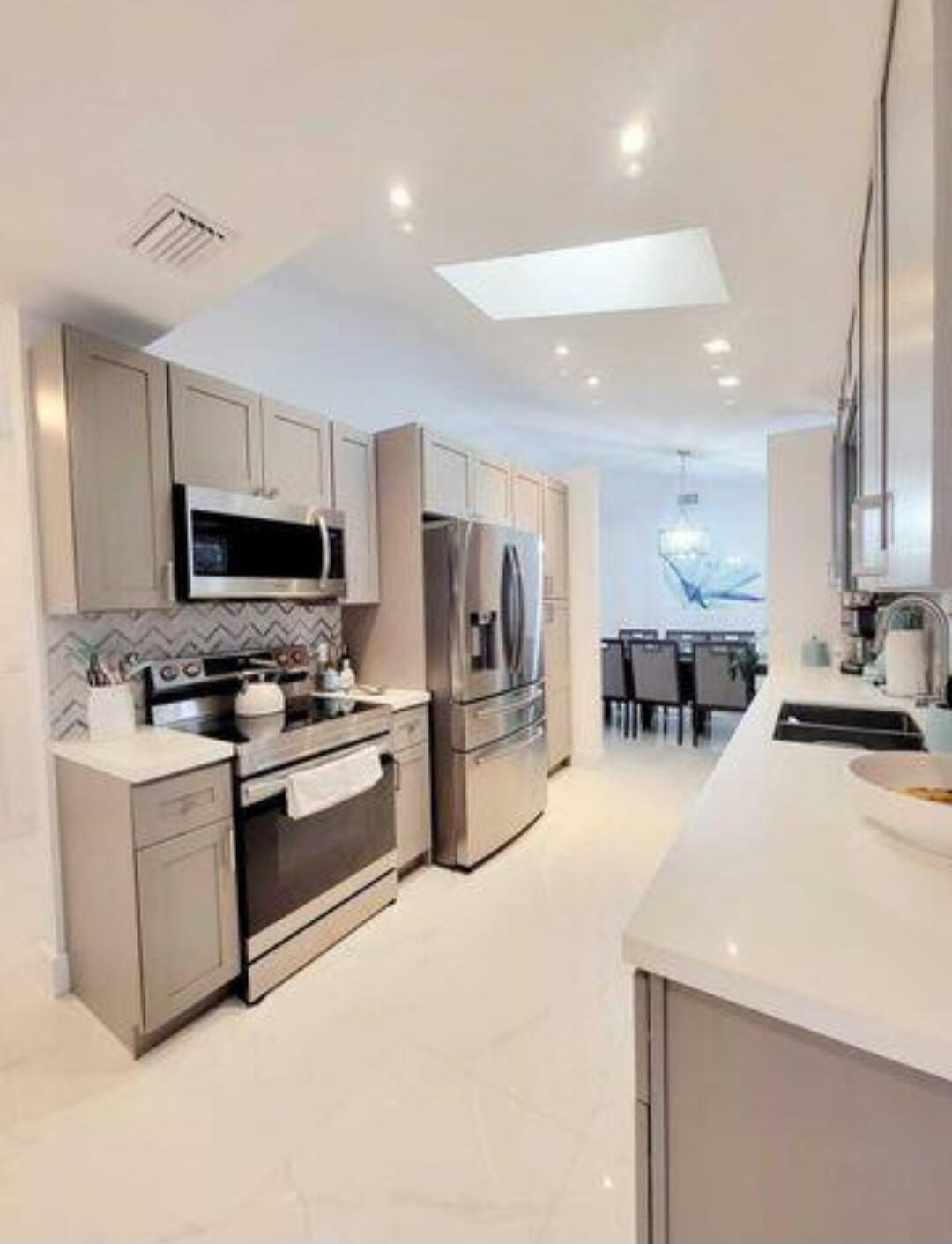 PORT ST LUCIE SECTION 8 - Residential Lease