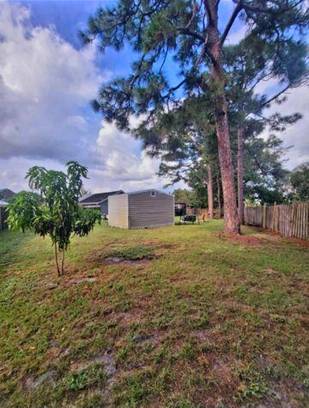 PORT ST LUCIE SECTION 8 - Residential Lease