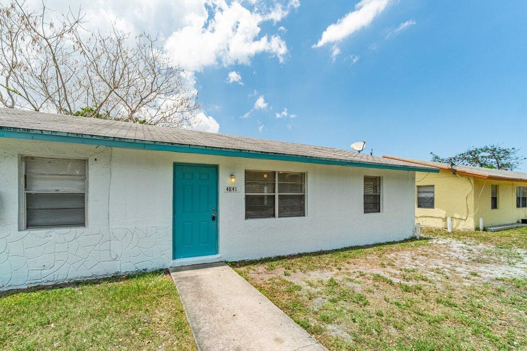 Photo of 4841 Gulfstream Road, Lake Worth, FL 33461 (MLS # R11011293)