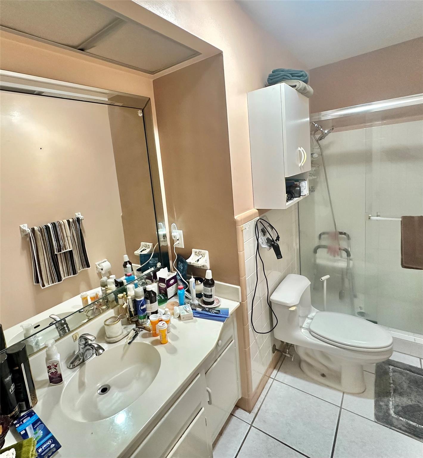 IMPERIAL POINT NEIGHBORHOOD - Residential