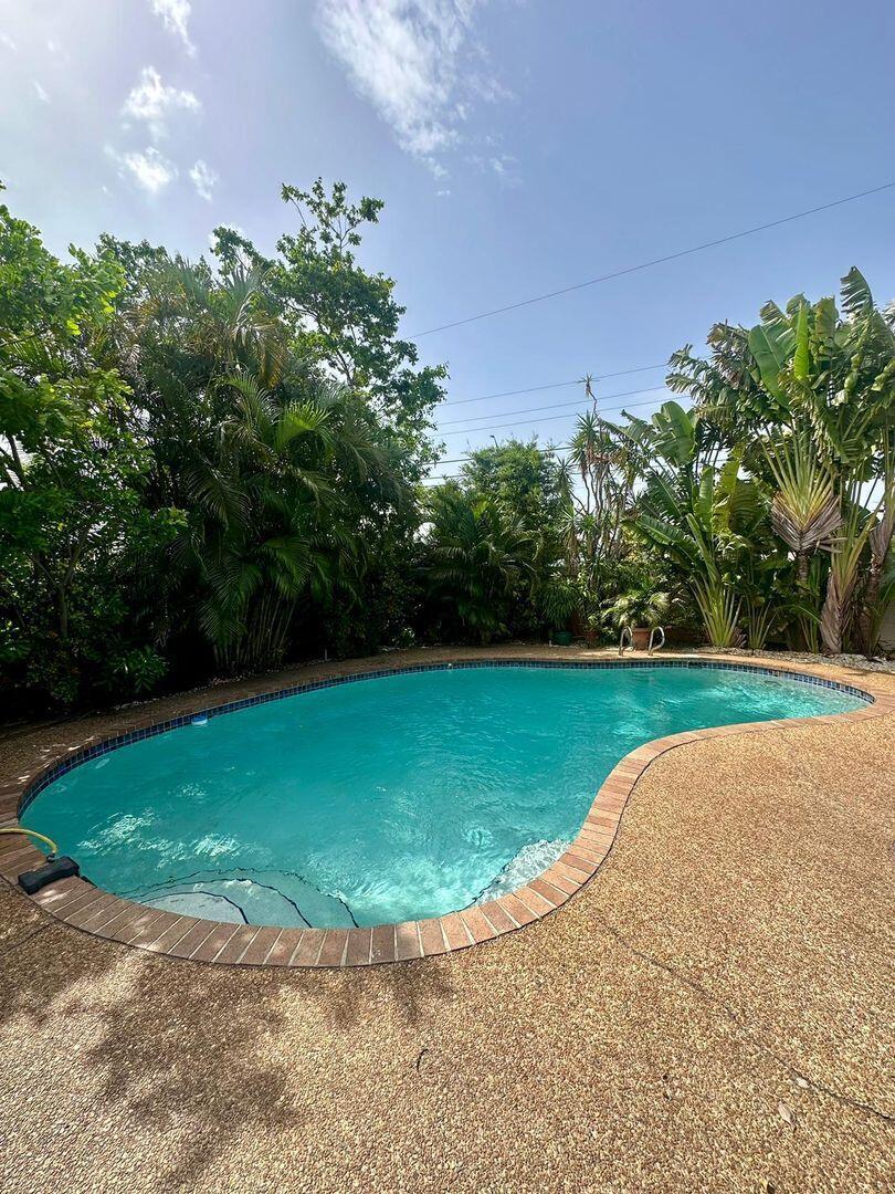 NORTH ANDREWS GARDENS FIR - Residential Lease