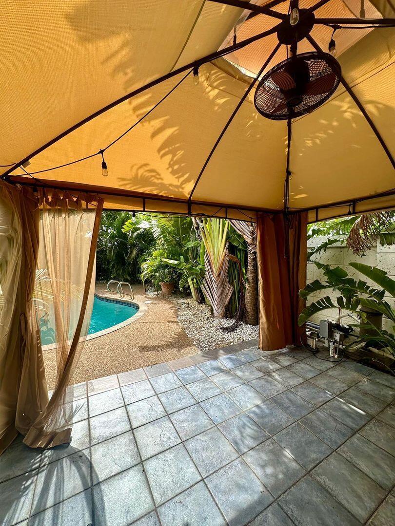 NORTH ANDREWS GARDENS FIR - Residential Lease