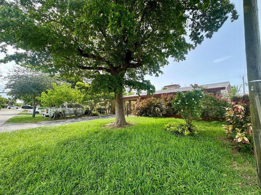 NORTH ANDREWS GARDENS FIRST ADD - Residential Lease