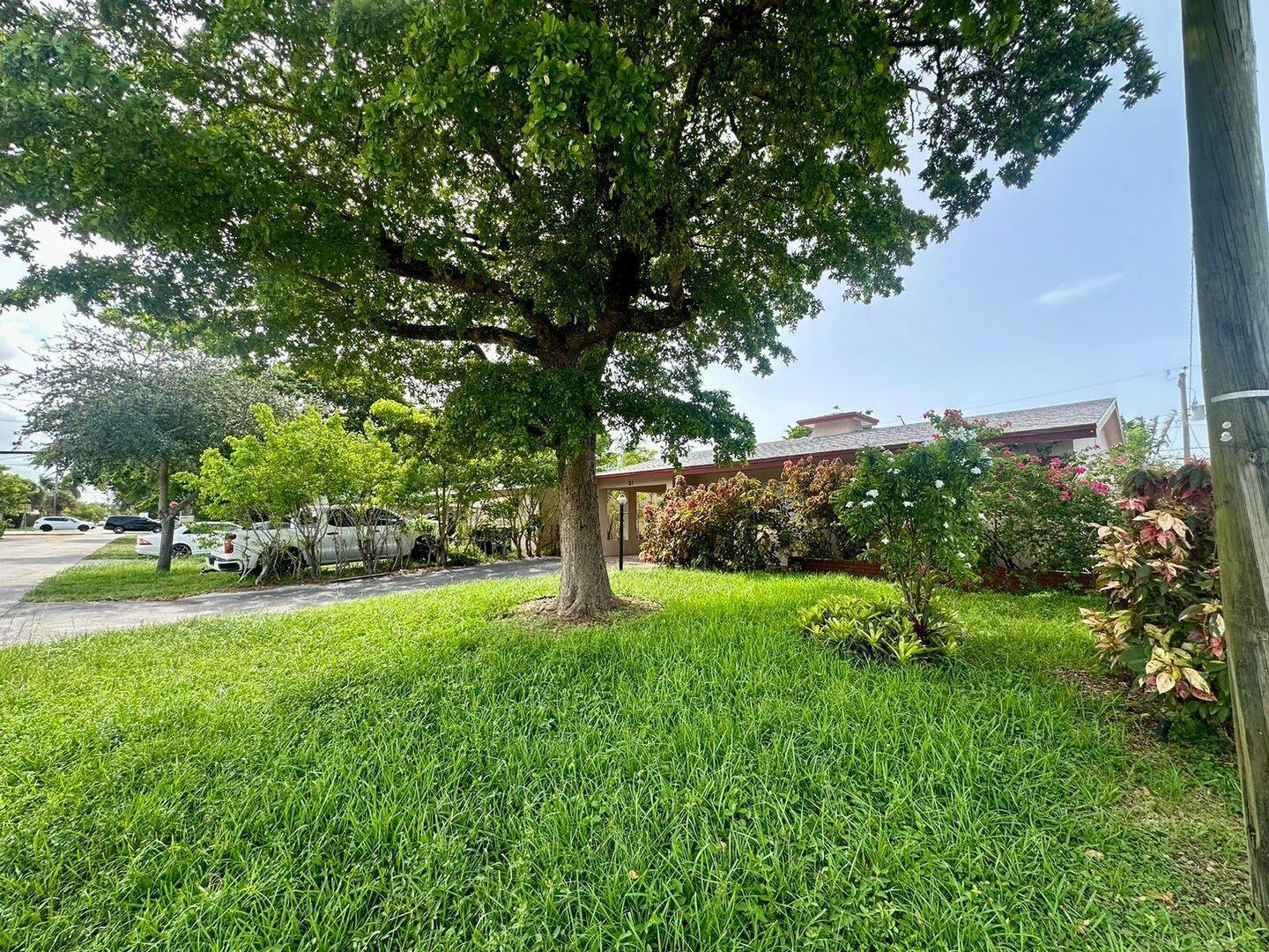 NORTH ANDREWS GARDENS FIR - Residential Lease