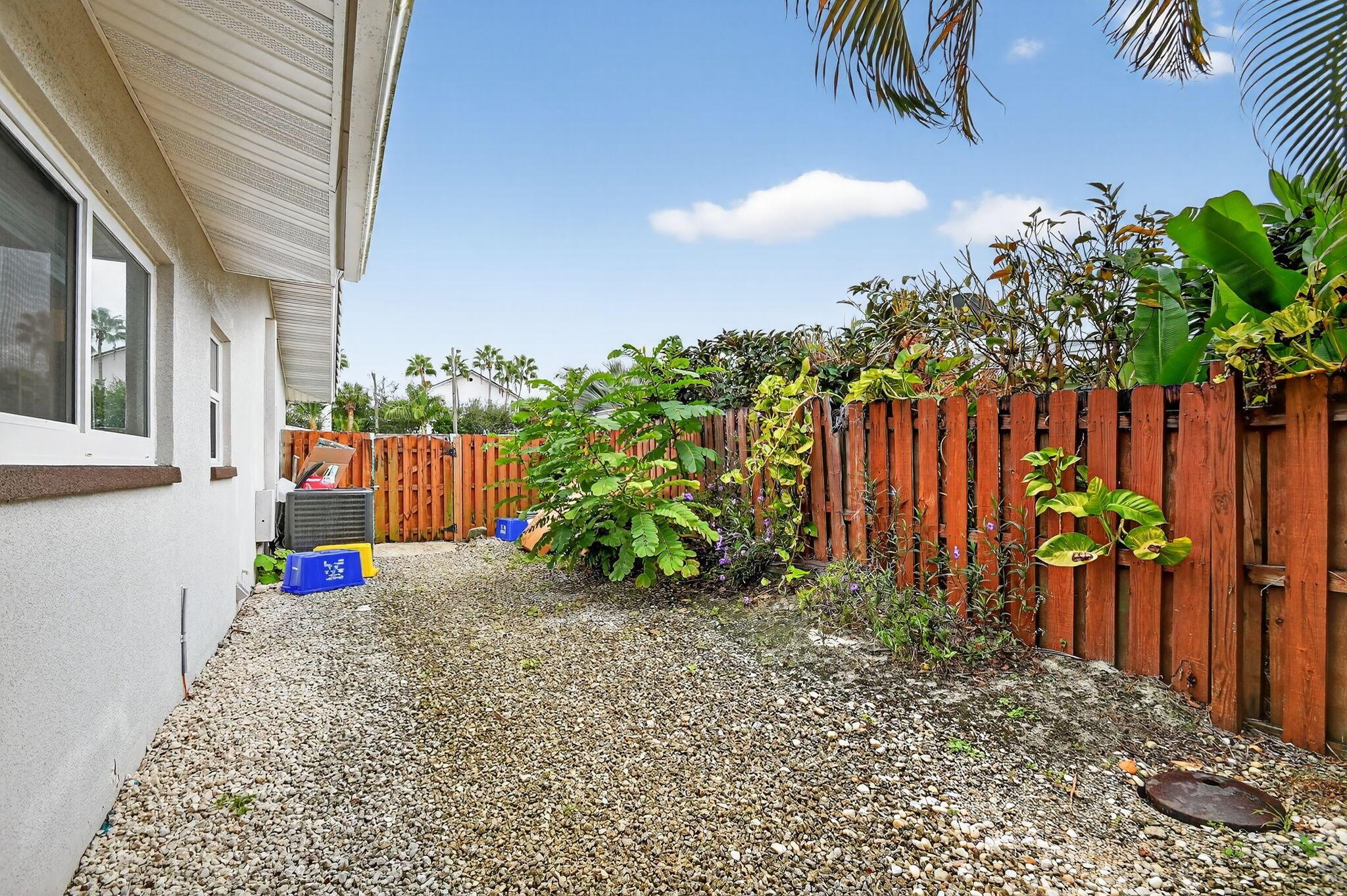 S/D OF 10-45-43, N 1/2 OF - Residential Lease