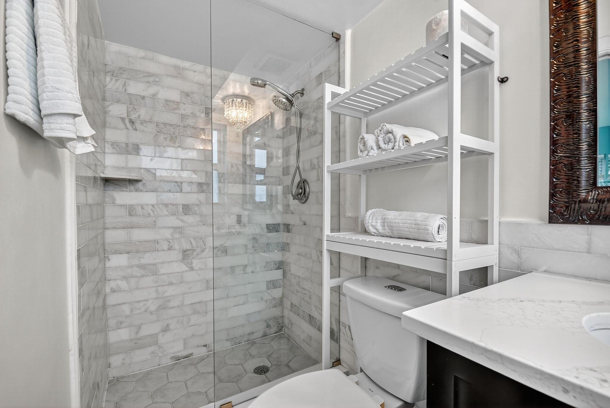 S/D OF 10-45-43, N 1/2 OF - Residential Lease