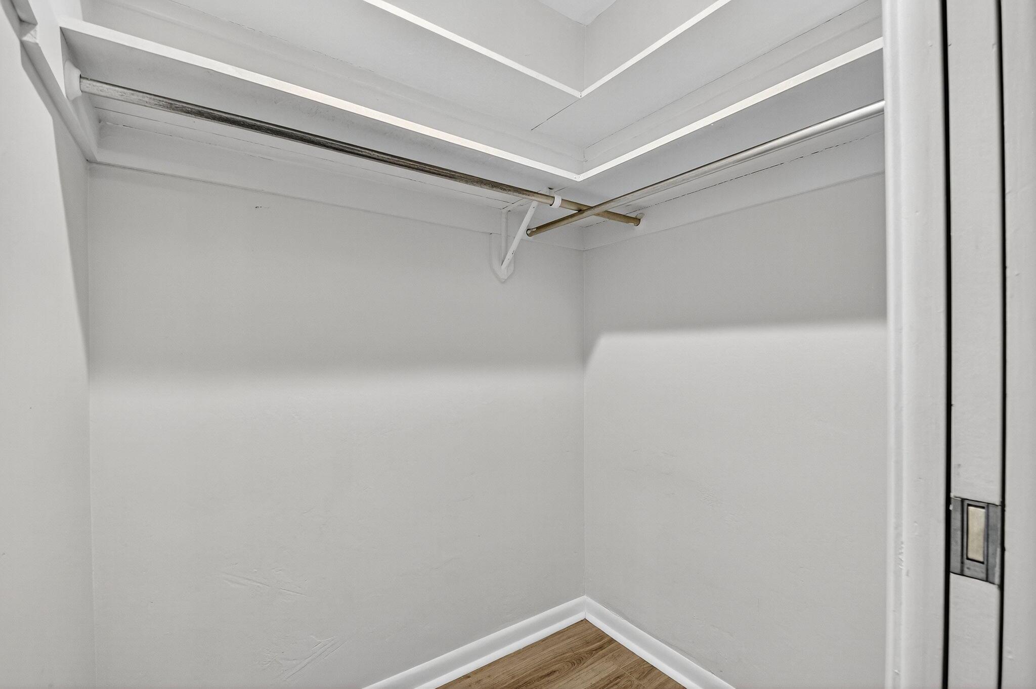 S/D OF 10-45-43, N 1/2 OF - Residential Lease