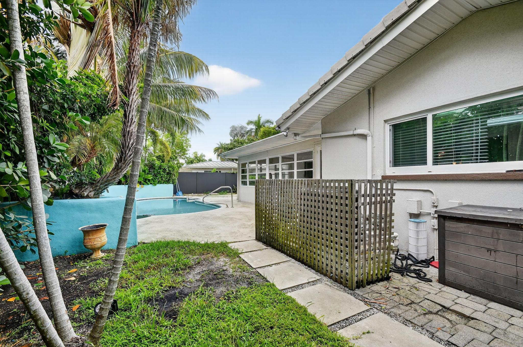 S/D OF 10-45-43, N 1/2 OF - Residential Lease