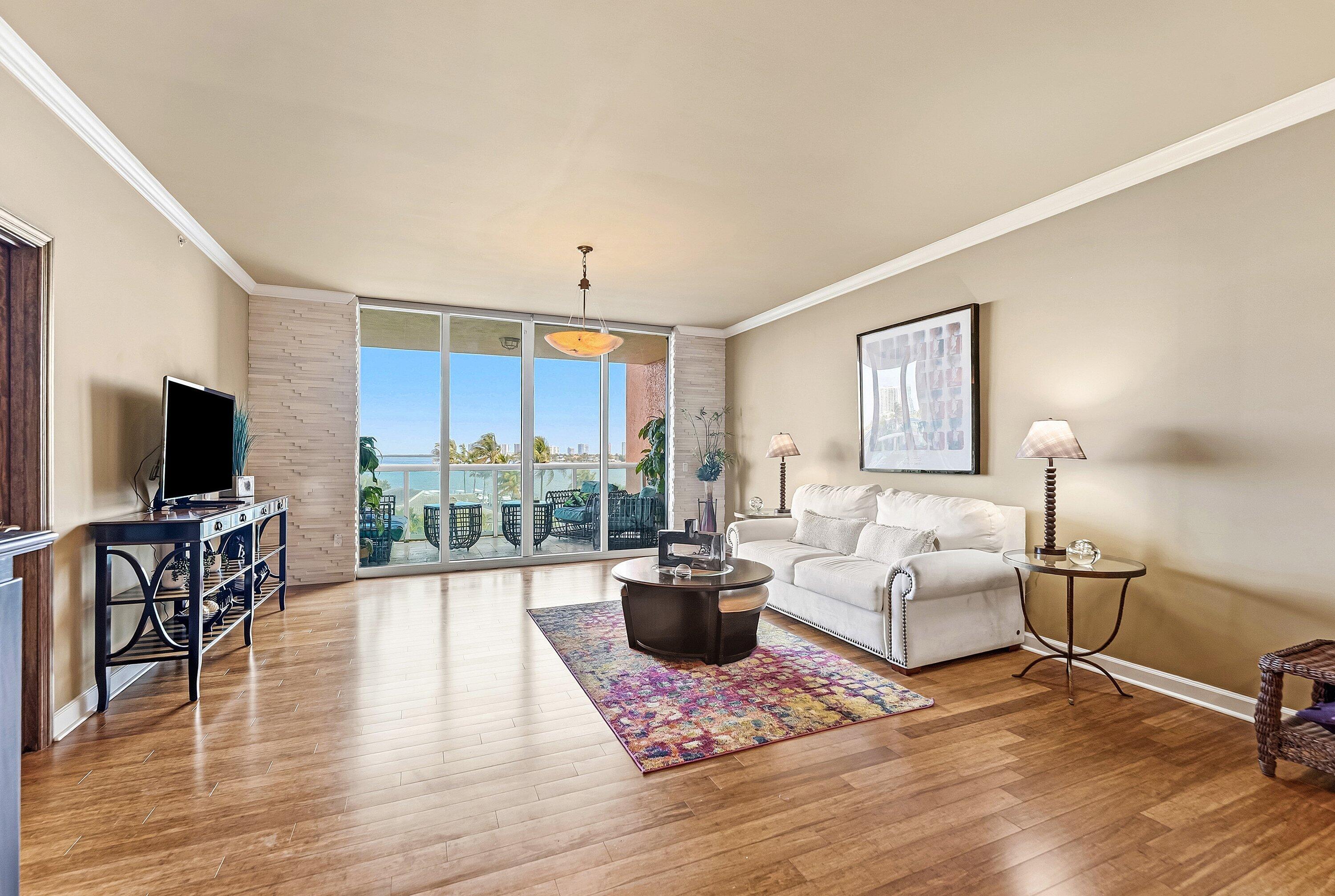 2650 Lake Shore Drive 401