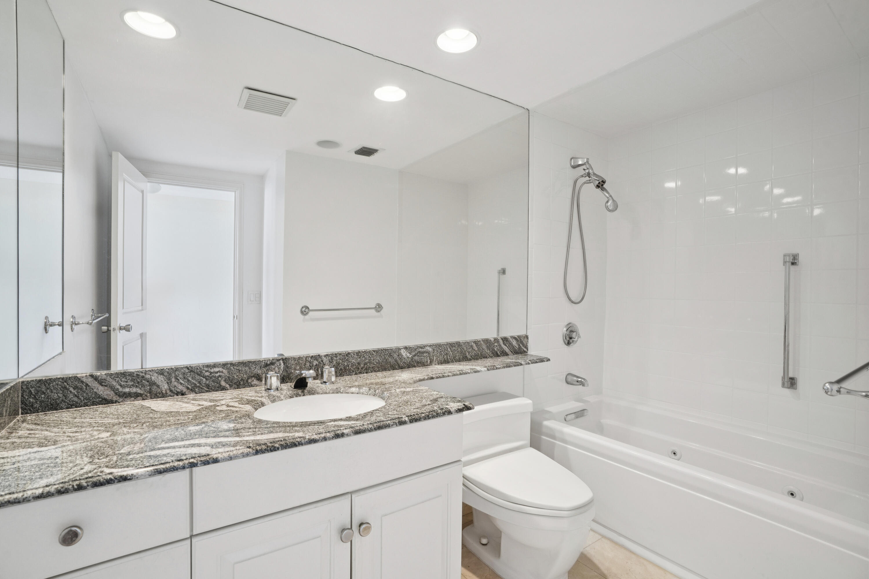 WINTHROP HOUSE CONDO - Residential