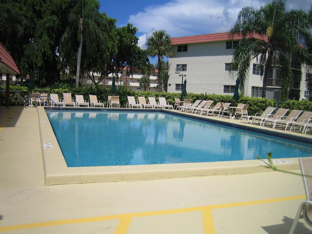 HOLLYBROOK  GOLF & TENNIS - Residential