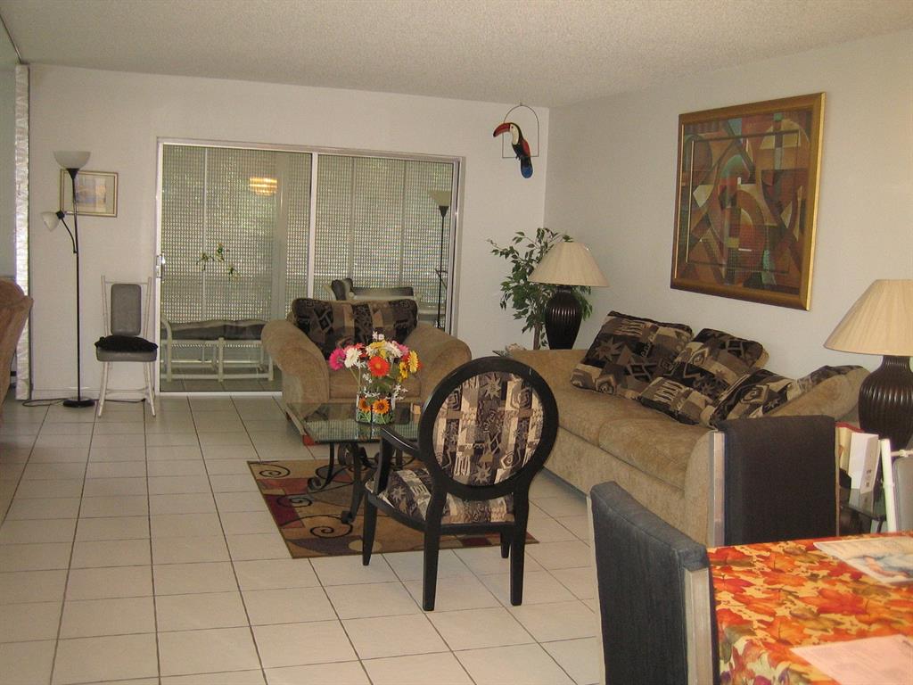 HOLLYBROOK  GOLF & TENNIS - Residential