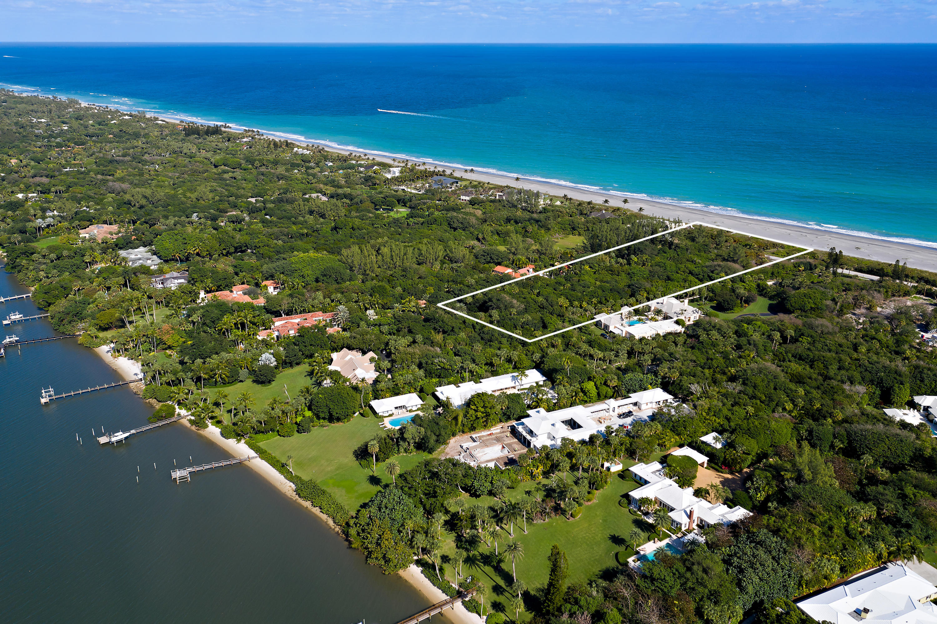 JUPITER ISLAND - Land