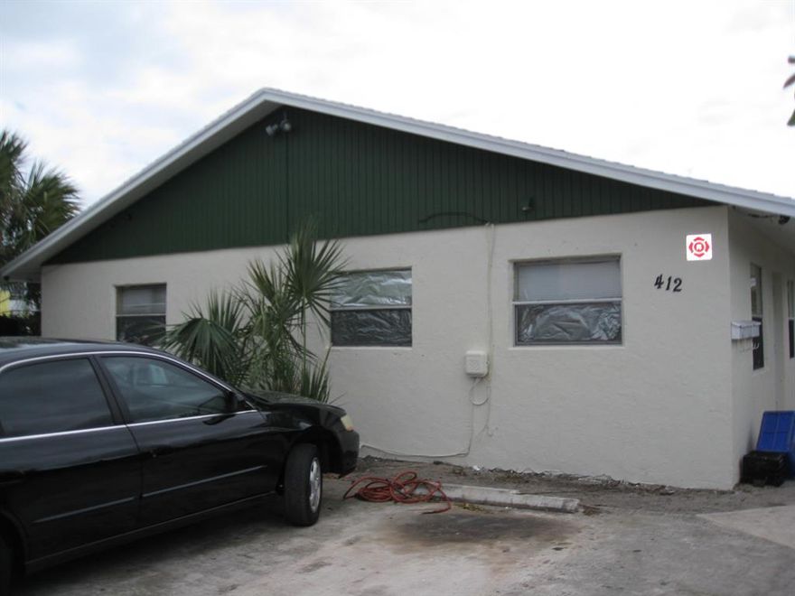 LOCATION! LOCATION! LOCATION! This apartment is 2 blocks south of trendy Northwood just off Dixie Highway and across the street from Pleasant City Elementary School.  Spacious apartment with a newer kitchen and plenty of parking in front and back of the building.  Don't miss this great apartment!!