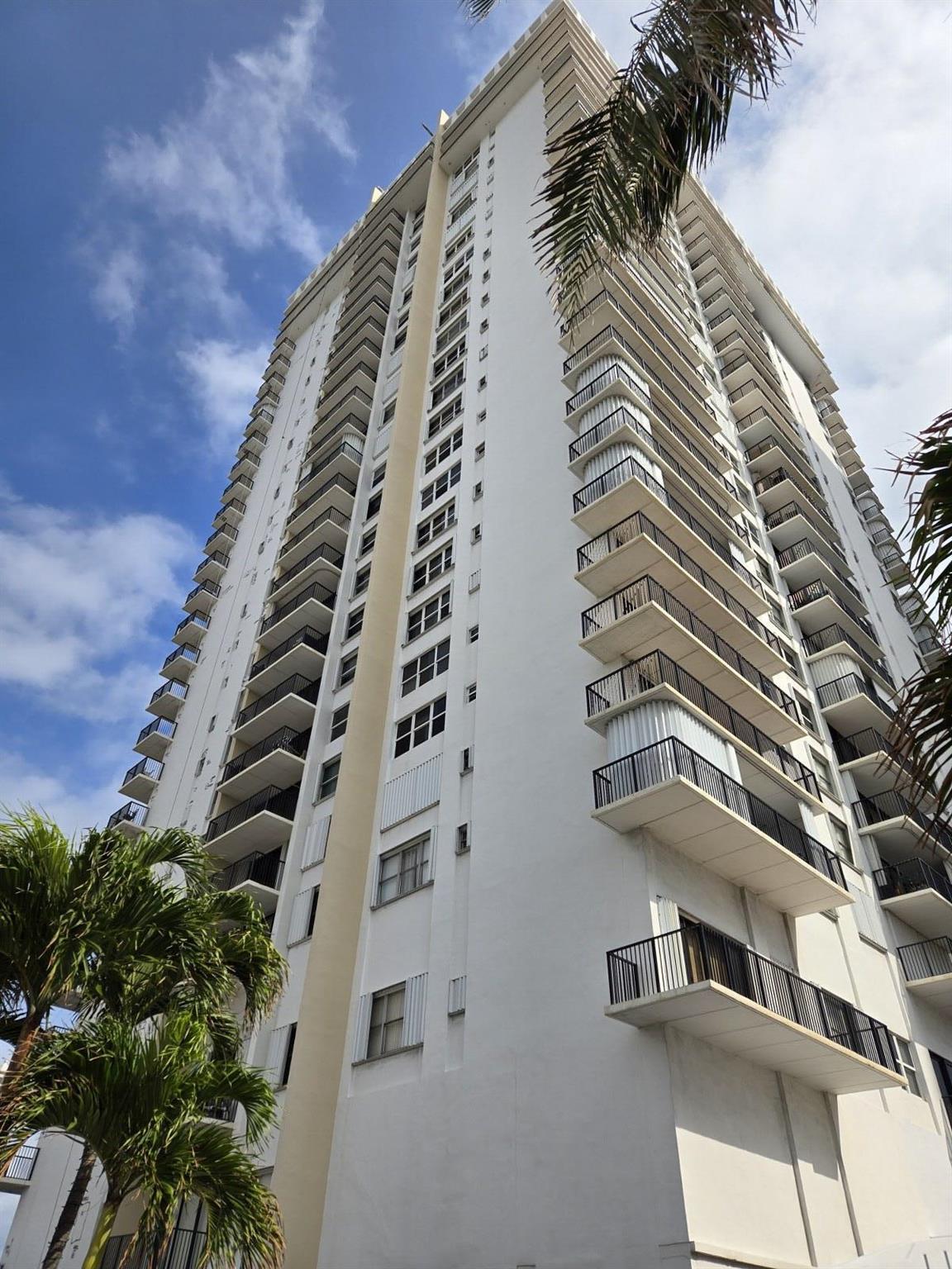 QUADOMAIN TOWER I AND IV - Residential Lease