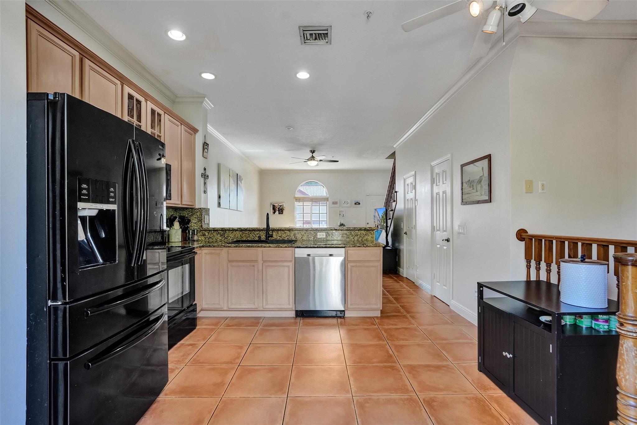 2453 NE 14th Street Cswy 2453