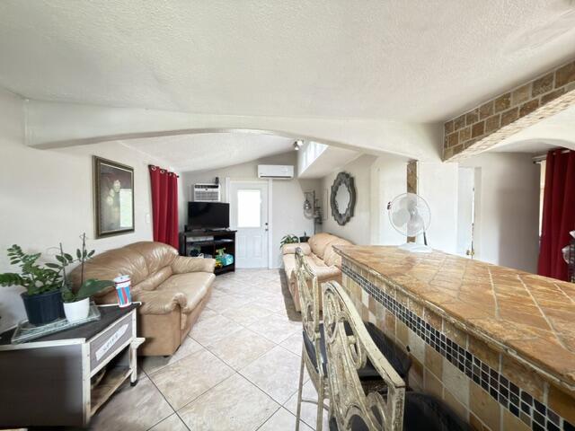 1185 Alto Road