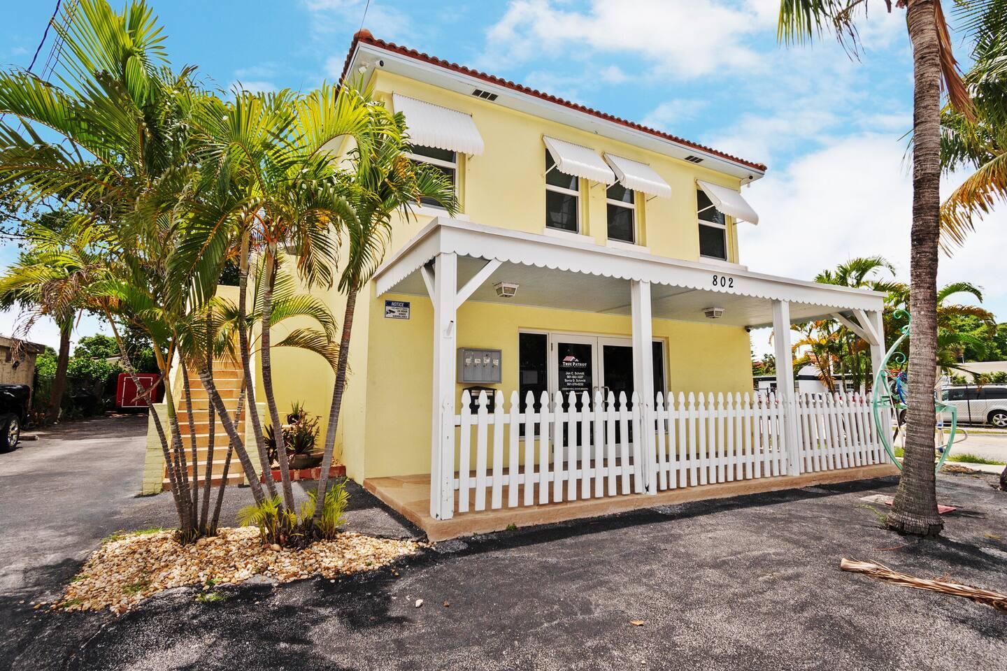 BOYNTON PLACE - Residential Lease