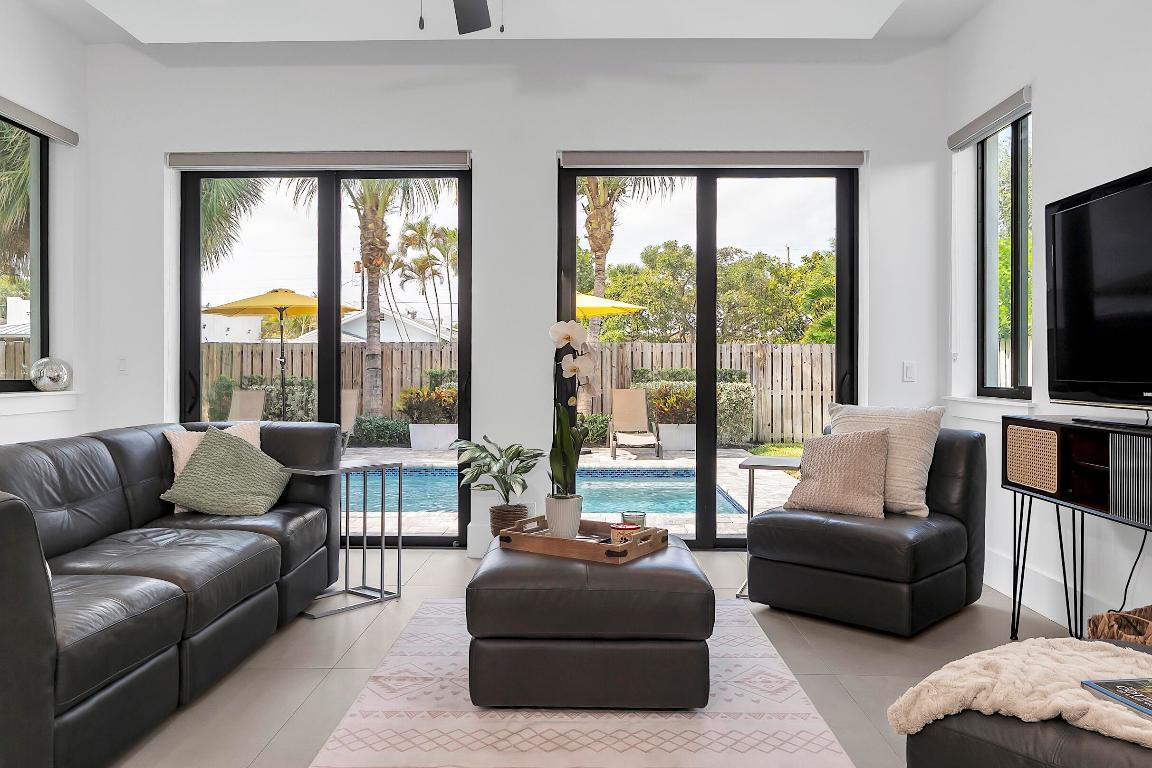 NORTH LAKE WORTH - Residential