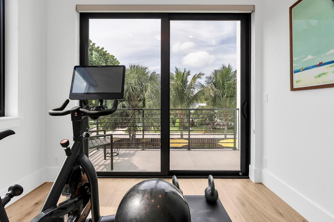 NORTH LAKE WORTH - Residential