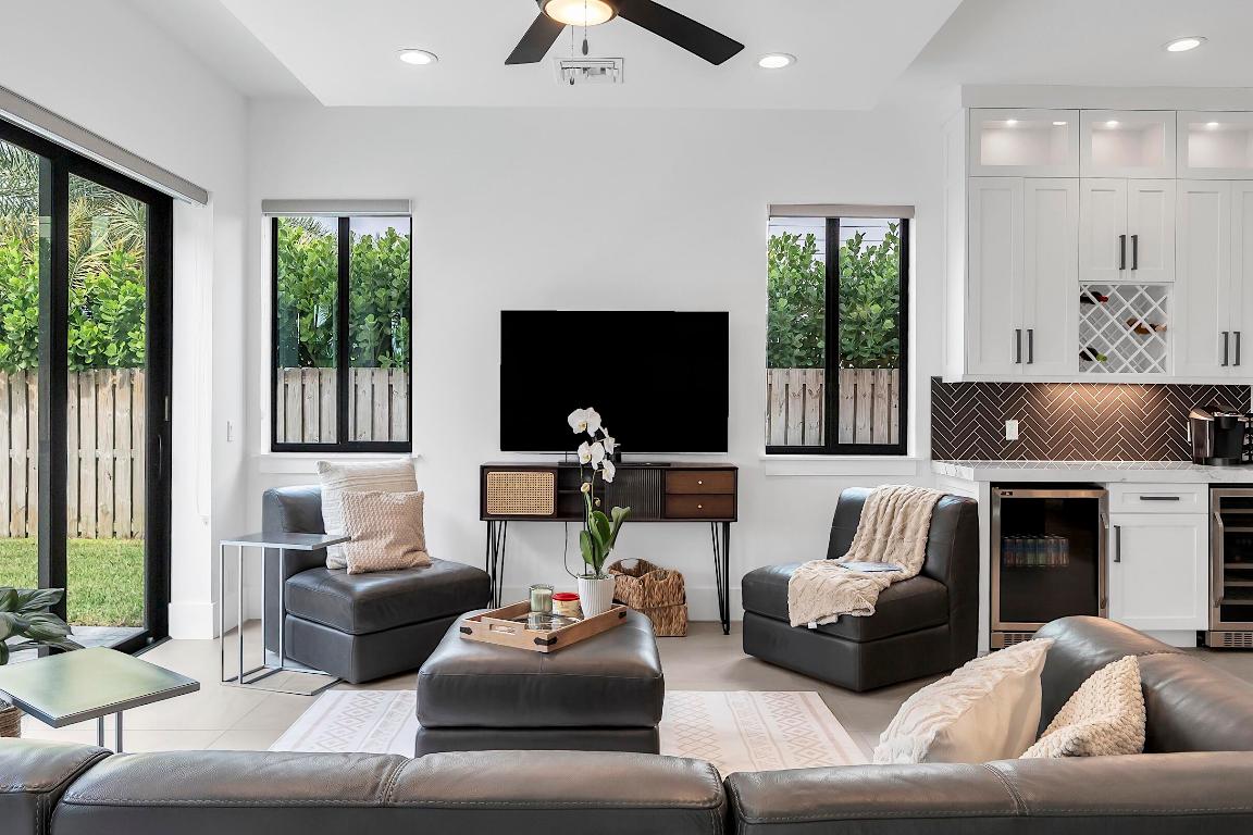 NORTH LAKE WORTH - Residential