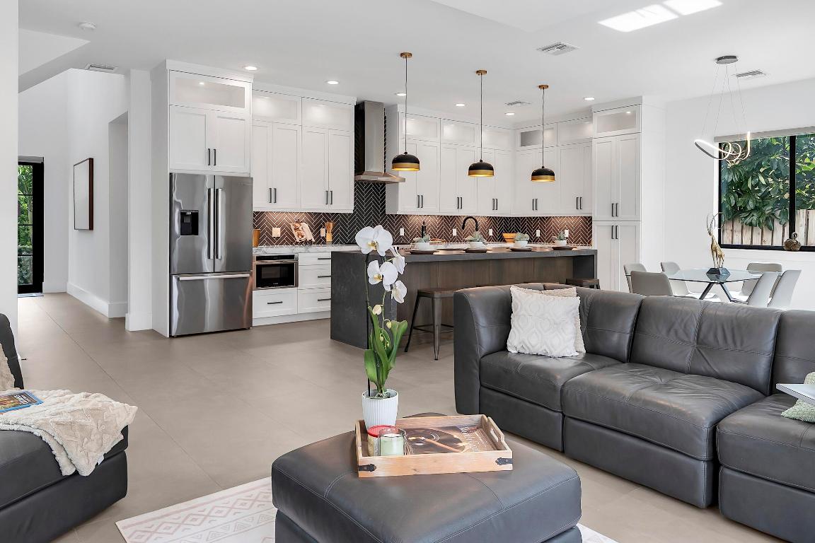 NORTH LAKE WORTH - Residential