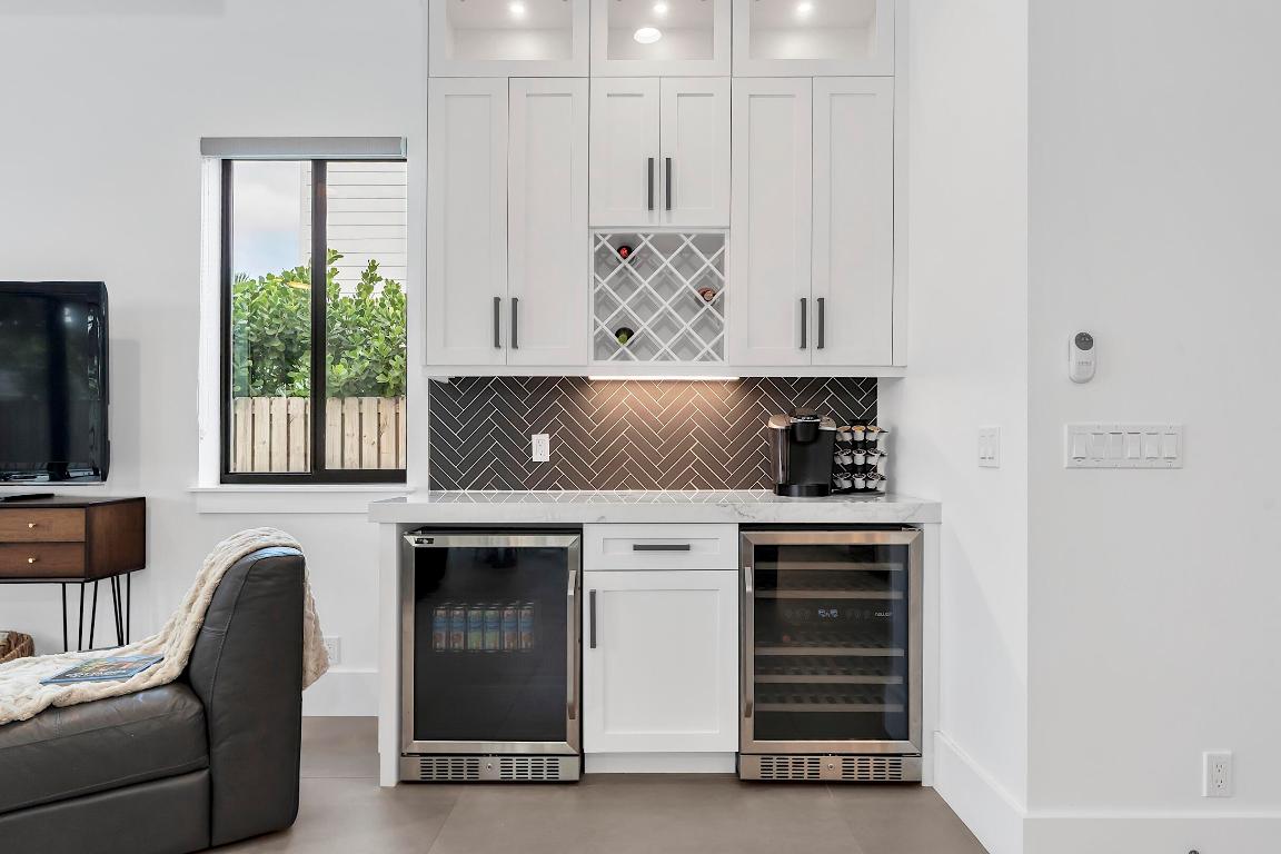 NORTH LAKE WORTH - Residential