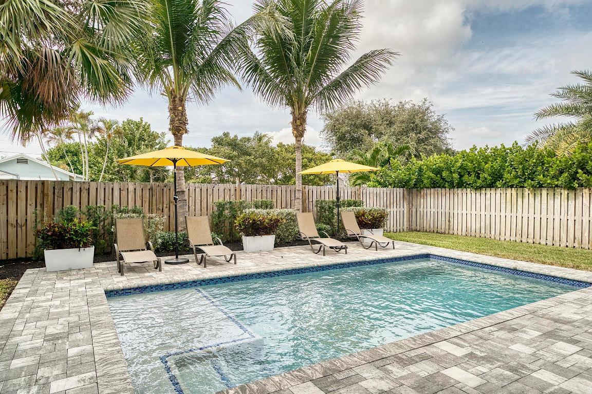 NORTH LAKE WORTH - Residential