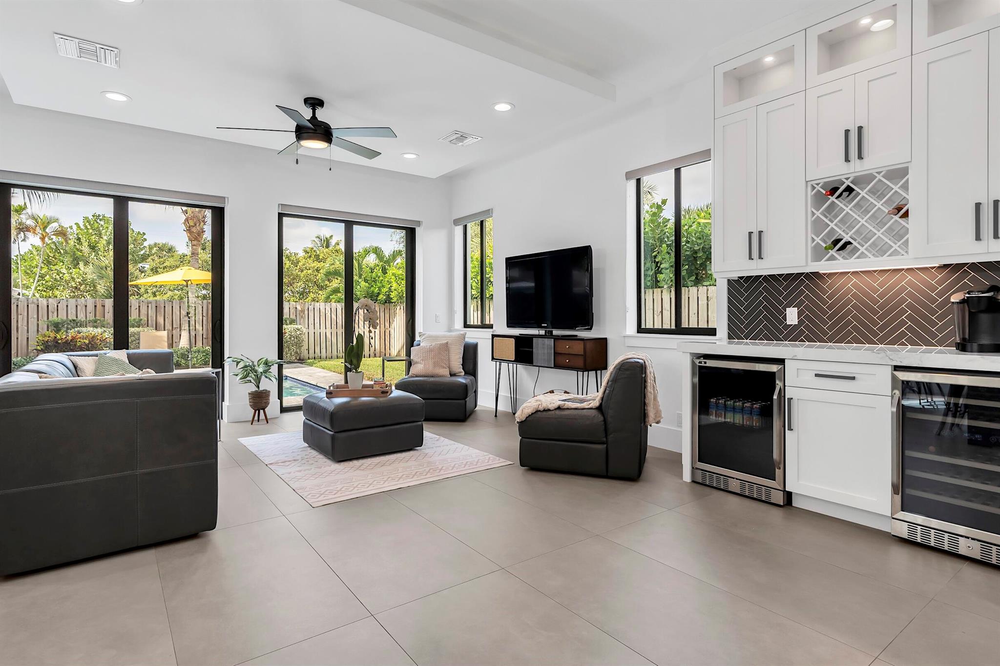 NORTH LAKE WORTH - Residential